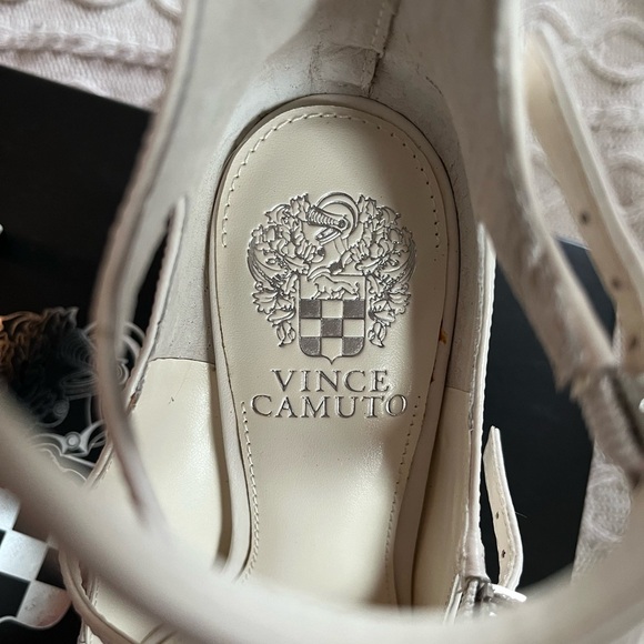 NEW! Vince Camuto Leather Coconut Cream Heels Designer Women’s Size 7.5 - Picture 13 of 16